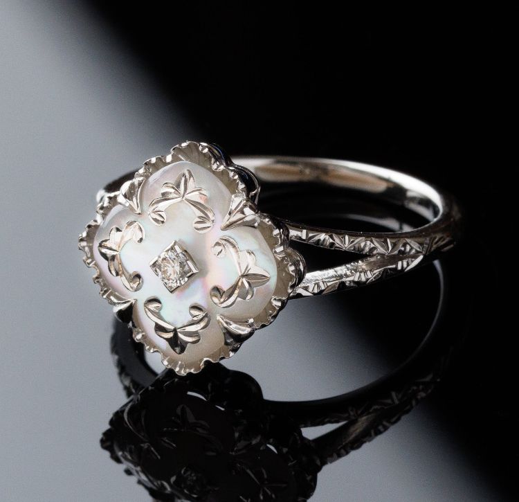 Mother of Pearl Floral Ring