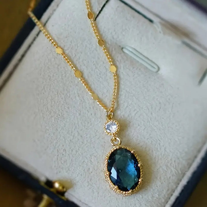 Thessia Lunebray Gold Necklace